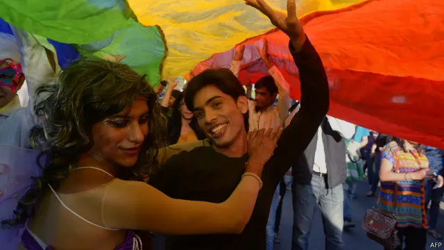 جب ہم ایک جانور کا احترام کرتے ہیں اور محبت دیتے ہیں تو ٹرانزسیکشوؤل یا بائی سیكشوؤل کے ساتھ توہین آمیز سلوک کیوں کیا جاتا ہے:ایرن