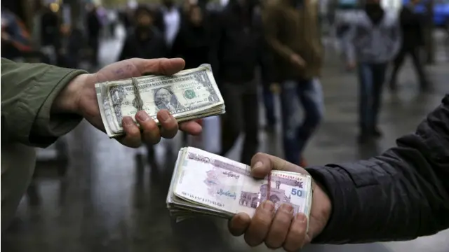 ارزش پول ملی ایران در برابر دلار همچنان روند نزولی دارد