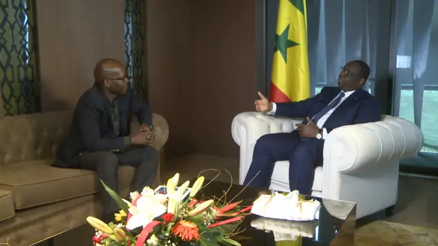 Perezida Macky Sall (mu ntebe yera) manda ye ya mbere yagombye kurangira muri 2019.