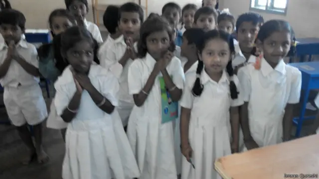 मत्तूरु गाँव की स्कूली बच्चियाँ