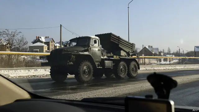 Ракетна установка "Катюша" на донецькій вулиці