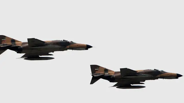 الصحف العراقية تقول إن التعاون مع إيران لا يتعدى الاستشارات العسكرية.