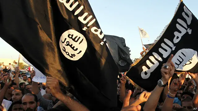 لیبیا کے مشرقی علاقوں میں کئی شدت پسند تنظمیں اقتدار حاصل کرنے کی دوڑ میں ہیں اور ان میں سے بعض نے حال ہی میں دولتِ اسلامیہ کے ساتھ وفاداری کا اعلان کیا ہے