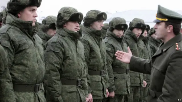 Los separatistas musulmanes en Chechenia han librado dos guerras contra Rusia desde el colapso de la Unión Soviética en 1991, y la violencia brota esporádicamente. (imagen de soldados rusos).