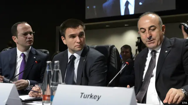 ترى بعض الصحف أن هدف تركيا من وراء إنشاء منطقة عازلة هو إفشال خطة المبعوث الدولي لسوريا.