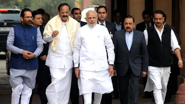 नरेंद्र मोदी के साथ मुख्तार अब्बास नकवी वैंकया नायडू