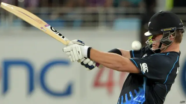 کورے اینڈرسن کو ابتدا میں ہی محمد عرفان کے باؤنسر نےگڑبڑا دیا