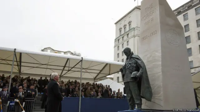 英國朝鮮戰爭紀念碑揭幕