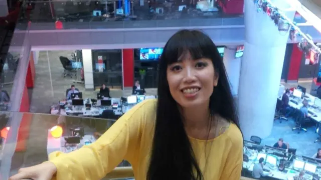 Nghệ sỹ dương cầm Bích Trà tại trụ sở của BBC ở London