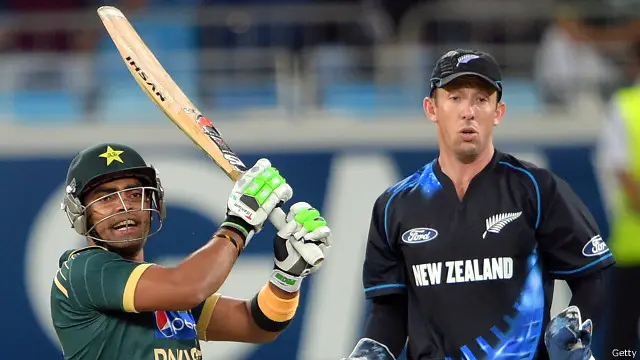 عمر اکمل نے تین چوکوں اور ایک چھکے کی مدد سے 27 رنز بنائے