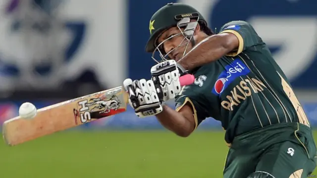 دبئی میں سیریز کے پہلے ٹی 20 کرکٹ میچ میں پاکستان نے نیوزی لینڈ کو سات وکٹوں سے شکست دے کر دو میچوں کی سیریز میں ایک صفر کی برتری حاصل کر لی ہے۔