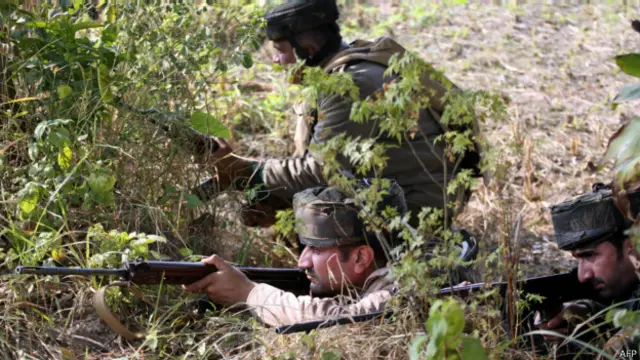 یہ حملہ ایسے وقت ہوا ہے جب بھارت کے زیر انتظام کشمیر میں انتخابات ہو رہے ہیں