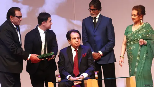 بھارتی سینیما میں جو عزت اور وقار دلیپ کمار کو حاصل ہوا ہے وہ شاید کسی دوسرے اداکار کو نصیب نہ ہو سکا ہے