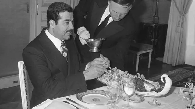 Saddam teve um de seus provadores de comida morto pelo filho, Uray
