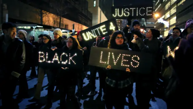 Sokak gösterilerine Beyaz ABD'lilerden de büyük destek geldi.