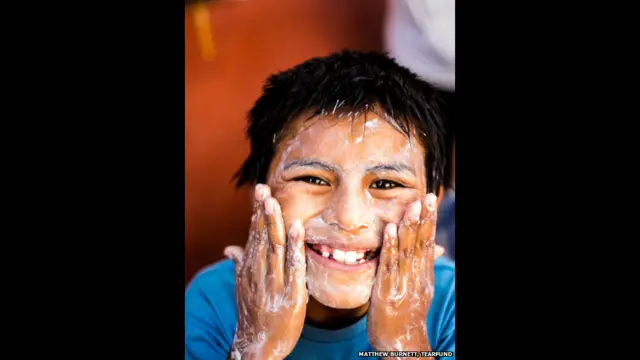На волонтерах світ тримається
