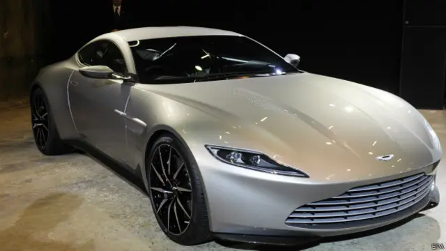 Астон Мартин DB10