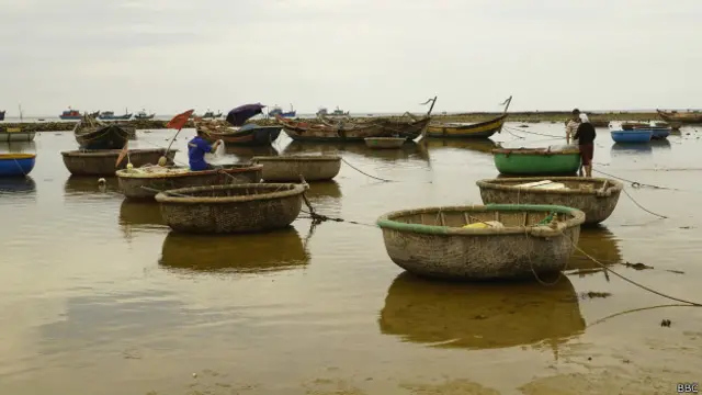 Ngư dân Việt Nam thường phải ra các vùng cá bị Trung Quốc tuần tra