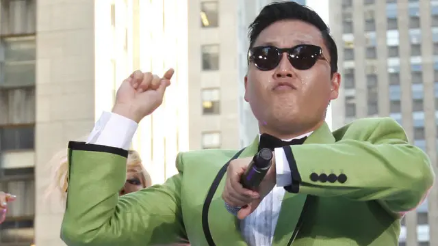 Gangnam Style dirilis oleh penyanyi Korea Selatan, Psy pada tahun 2012 dan videonya YouTube telah dikunjungi banyak orang saat itu.