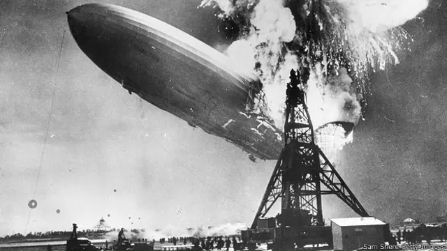 Hindenburg en llamas