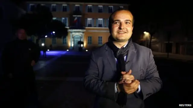 مردم شهر کوچک فرژو در مورد داوید راچلین شهردار این شهر از جبهه ملی فرانسه دچار اختلاف هستند و برخی از کاهش خدمات اجتماعی ناراضی هستند