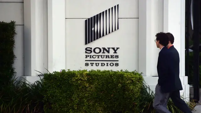 سونی نے ایک بیان جاری کرتے ہوئے کہا ہے کہ سائبر حملے کے باوجود فلموں کی پروڈکشن کا عمل نہیں روکا گیا ہے