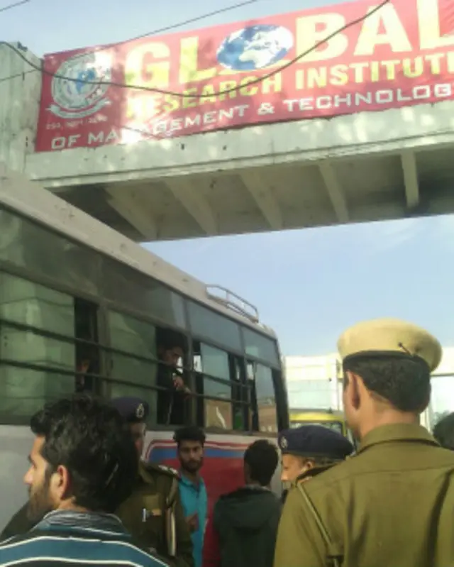 یہ واقعہ ہریانہ میں قائم ایک انجینیئرنگ کالج میں سنیچر کو پیش آيا