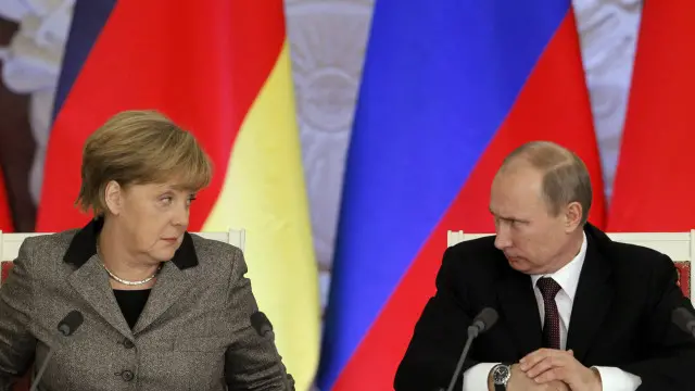 ميركل قالت إن رد أوروبا على السلوك الروسي صحيح ومبرر