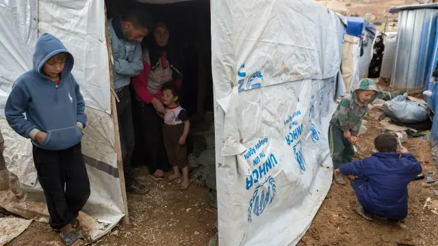 يوجد في كل من تركيا ولبنان أكثر من مليون لاجيء سوري