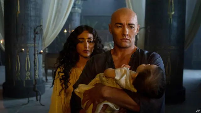 يلعب الممثل البريطاني كريستان بايل دور موسى في الفيلم