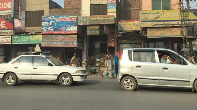 فیصل آباد میں کاروبار کھلے ہوئے ہیں