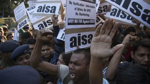 لوگ مشتعل ہیں کہ کمپنی نے بھرتی کیے جانے والے ڈرائیوروں کے بارے میں پوری چھان بین نہیں کی 