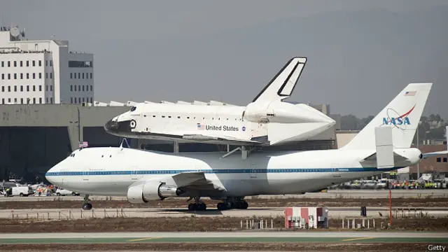 Шаттл отправляется на вечную стоянку