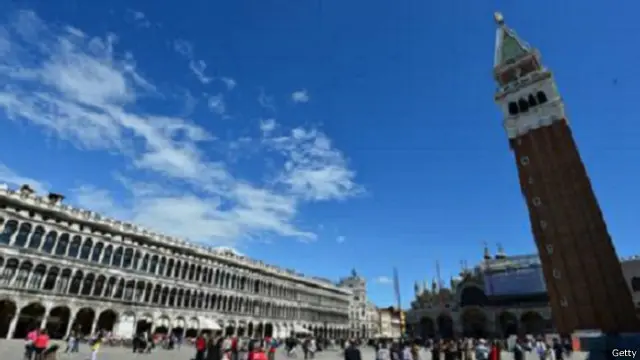 ساحة بياتسا سان ماركو كانت رمزا للقوة الاقتصادية والسياسية لمدينة البندقية وأطلق عليها نابوليون بونابرت لقب "مرسم أوروبا" 