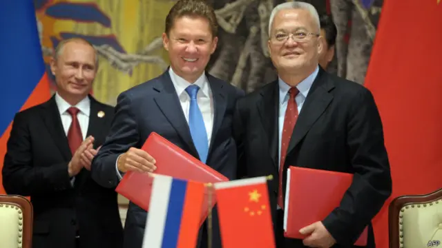 Delegados de Rusia y China