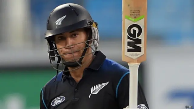 پاکستانی بولر راس ٹیلر کو قابو کرنے میں ناکام رہے