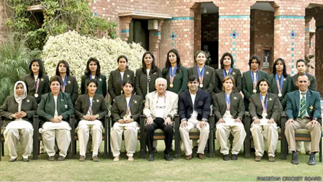 خواتین ٹیم کی کپتان ثنا میر نے روانگی سے قبل بات کرتے ہوئے کہا کہ ’ہم ہر میچ جیتنے کے لیے کھیلیں گے‘