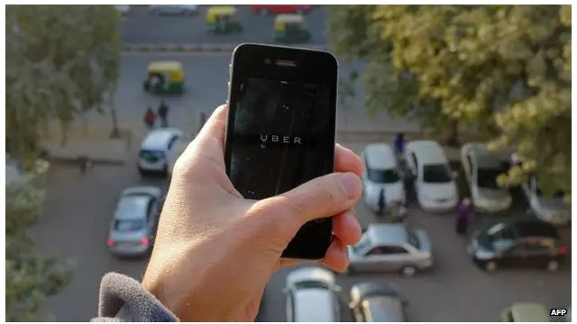 چارواکو پر یوبر د دوشنبې پر ورځ بندیز ځکه ولګاوه چې د دوی په وینا دغه شرکت د ټکسي چلونکو په ازمویلو کې پاتې راغلی دی. 