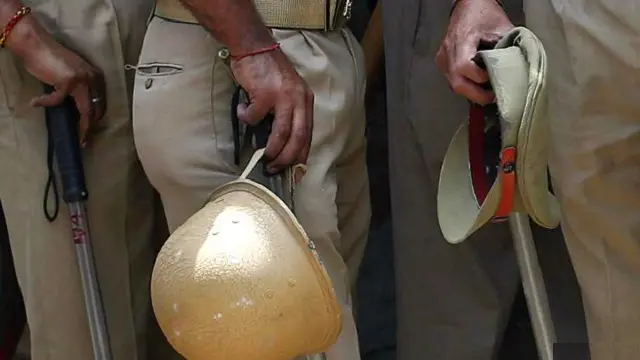 بھارت کی دو ملحق ریاستوں میں پولیس نے متعدد افراد کی ہلاکت کا دعویٰ کیا ہے