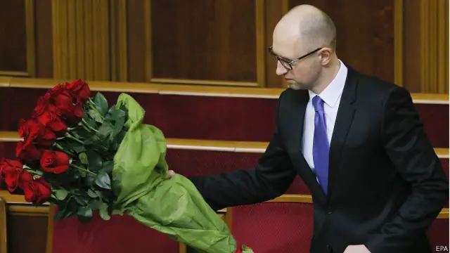 27 листопада парламент призначив Арсенія Яценюка прем'єром