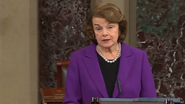 Дайен Файнстайн на пресс-конференции