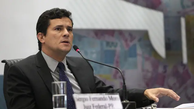 Kakay critica a atuação do juiz federal Sergio Moro (foto) e do Procurador-Geral da República Rodrigo Janot, dupla que protagoniza as investigações da Lava Jato.
