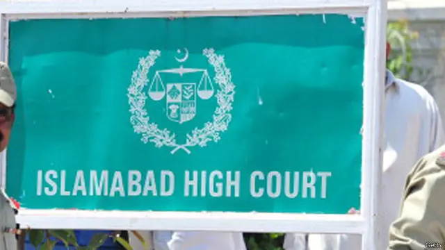 جسٹس شوکت صدیقی نے ریمارکس دیتے ہوئے کہا کہ اس تاثر کو زائل ہونا چاہیے کہ اس مقدمے کا استغاثہ کسی خوف کی وجہ سے مقدمے کی پیروی کرنے کو تیار نہیں ہے