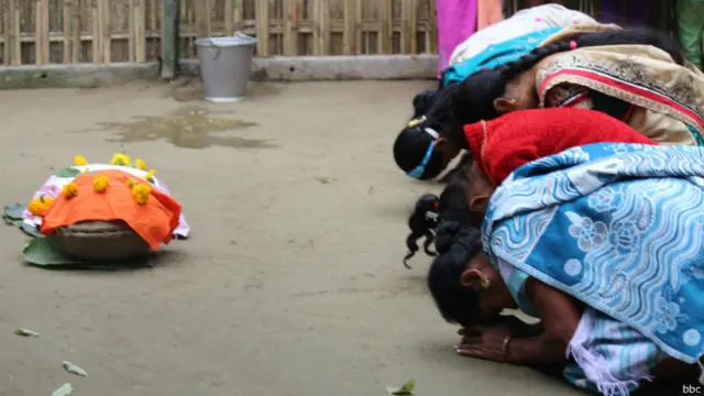 इस उत्सव में केवल महिलाएं और लड़किया शामिल हो सकती हैं.