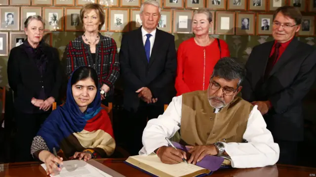 نو دسمبر 2014 کو انھوں نے ناروے میں کیلاش ستھیارتھی کے ہمراہ نوبیل انعام یافگان کی کتاب میں اپنے تاثرات درج کیے۔