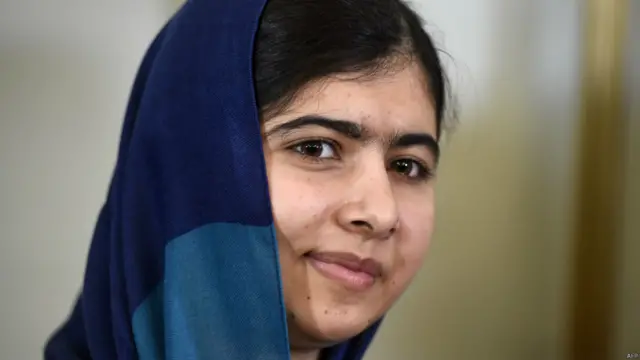 لڑکیوں کی تعلیم کے لیے سرگرم پاکستانی طالبہ ملالہ یوسفزئی دس دسمبر کو امن کا نوبیل انعام حاصل کر رہی ہیں۔ انھیں یہ انعام بھارتی سماجی کارکن کیلاش ستھیارتھی کے ہمراہ مشترکہ طور پر دیا گیا ہے۔