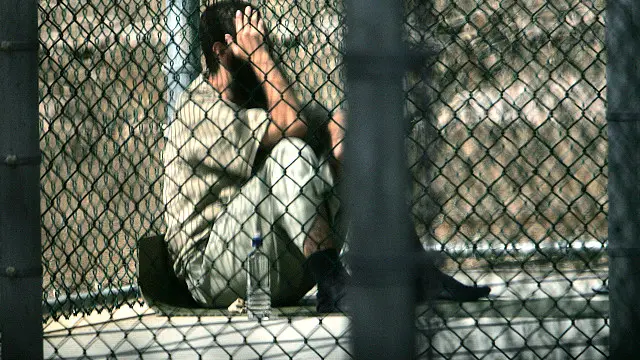 अमरीकी पर 9/11 के हमले के बाद बड़ी संख्या में संदिग्ध चरमपंथियों को ग्वांतानामो बे की जेल में भेजा गया था