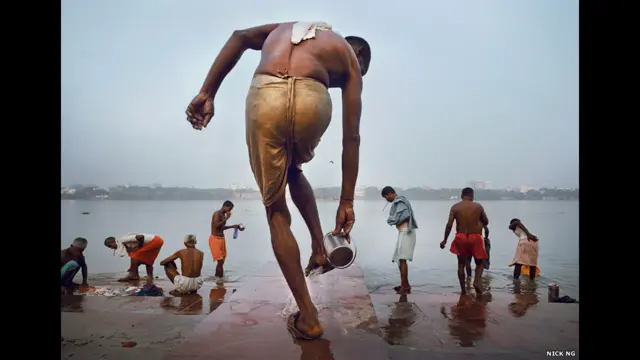 Spikerdan orgazm porno onlayn video Yuppie erotik massaj