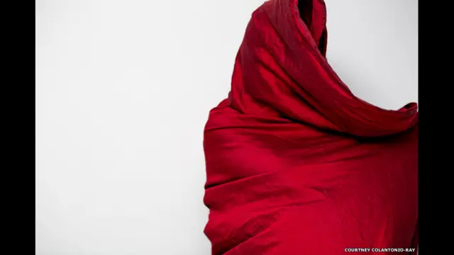 Lyudaning yalangoch fotosurati