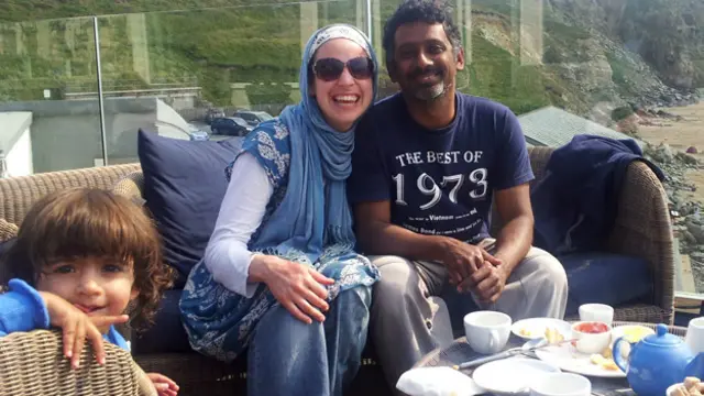 محمد چار برس قبل اپنی بیوی کیتھرین سے آن ڈیٹنگ کے ذریعے ہی ملے تھے۔ آج وہ دو بچوں کے باپ ہیں 